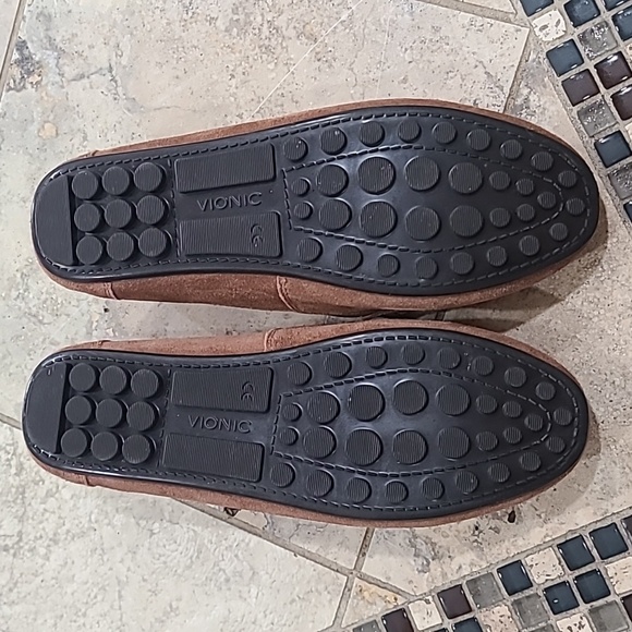 Vionic Tan Flats Moccasin-Style Loafers NWOB - Picture 6 of 7